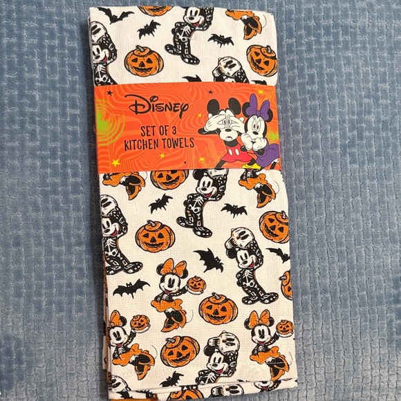 Disney Halloween Mickey and Minnie Towels - Orange and Black set of 3 NWT - Picture 1 of 4
